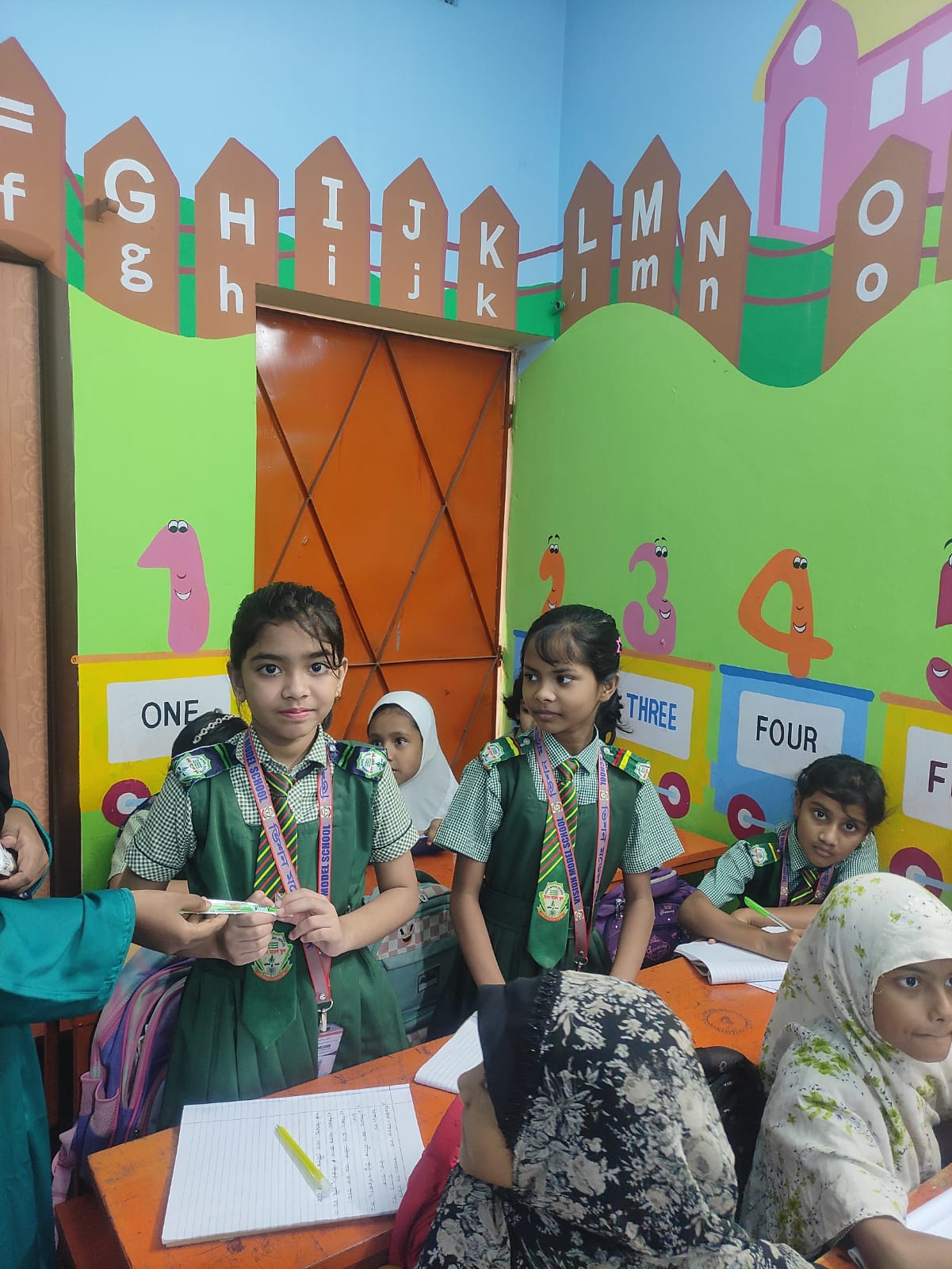 ক্লাস টেস্টে পুরস্কার বিতরণ